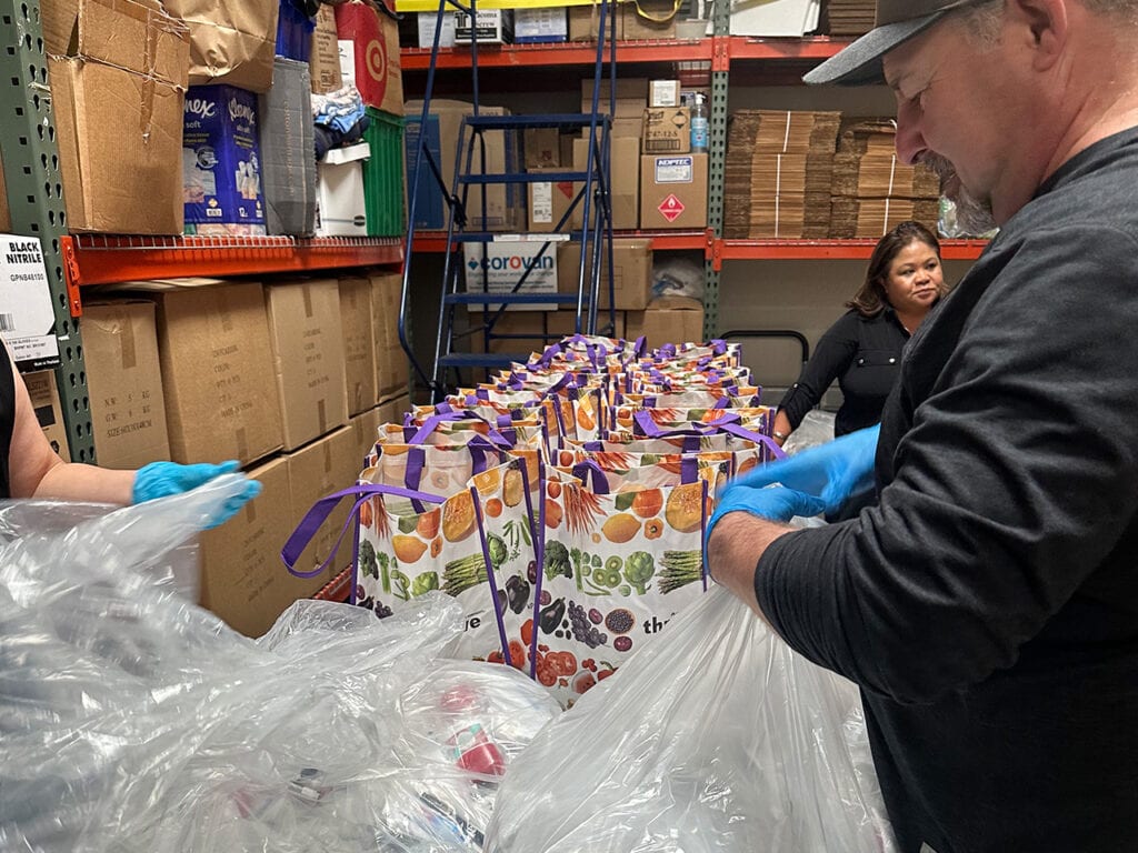 Paul vdw packing groceries